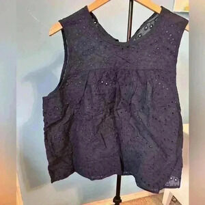 Women’s eyelet lace sleeveless blouse